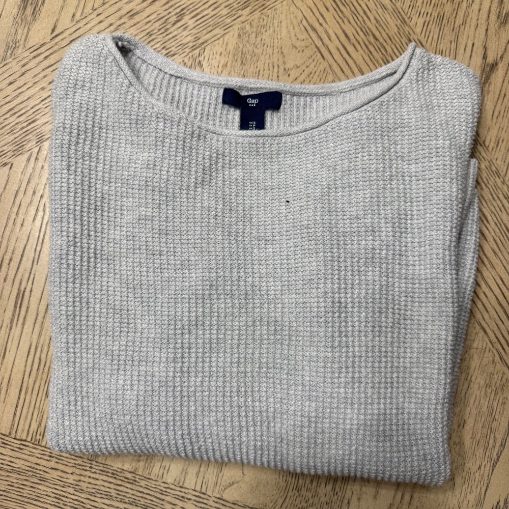 GAP Women's Small‎ Gray Waffle Knit Long Sleeve Round Neck Pullover Sweater